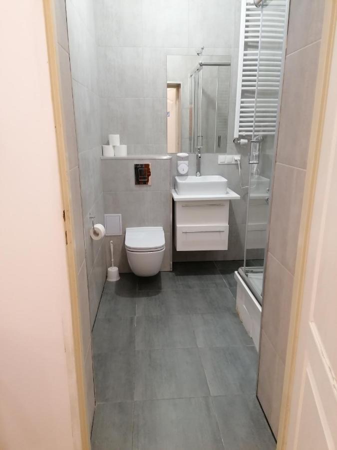 Hostel Tulip - Pokoj 7 Ze Wspolna Lazienka I Kuchnia Szczecin Ngoại thất bức ảnh