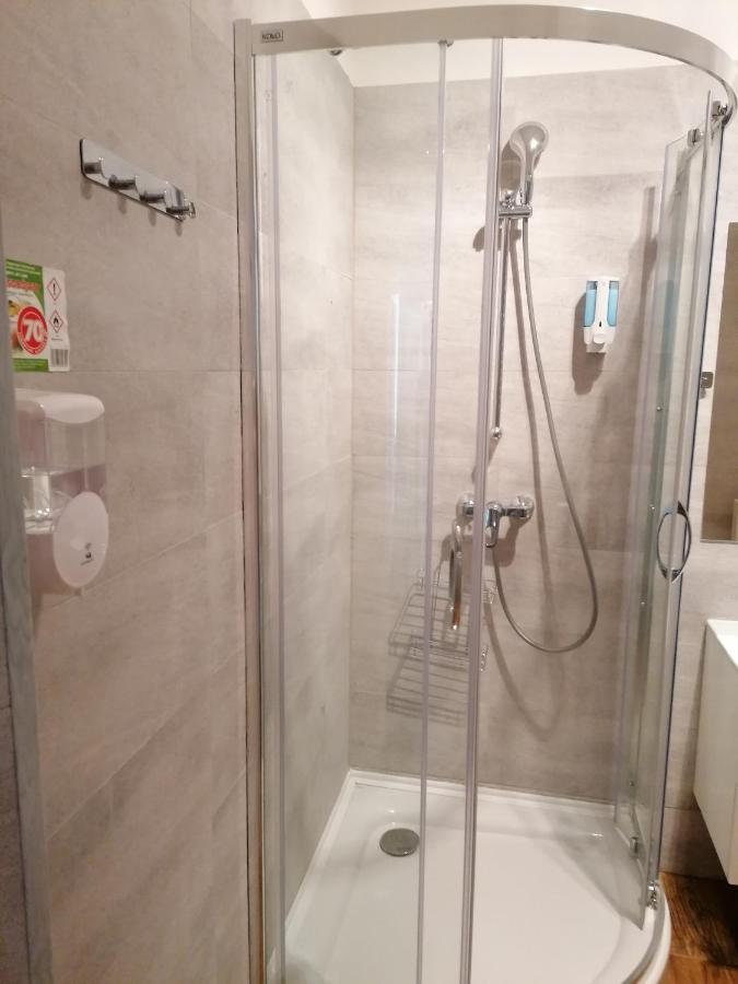Hostel Tulip - Pokoj 7 Ze Wspolna Lazienka I Kuchnia Szczecin Ngoại thất bức ảnh